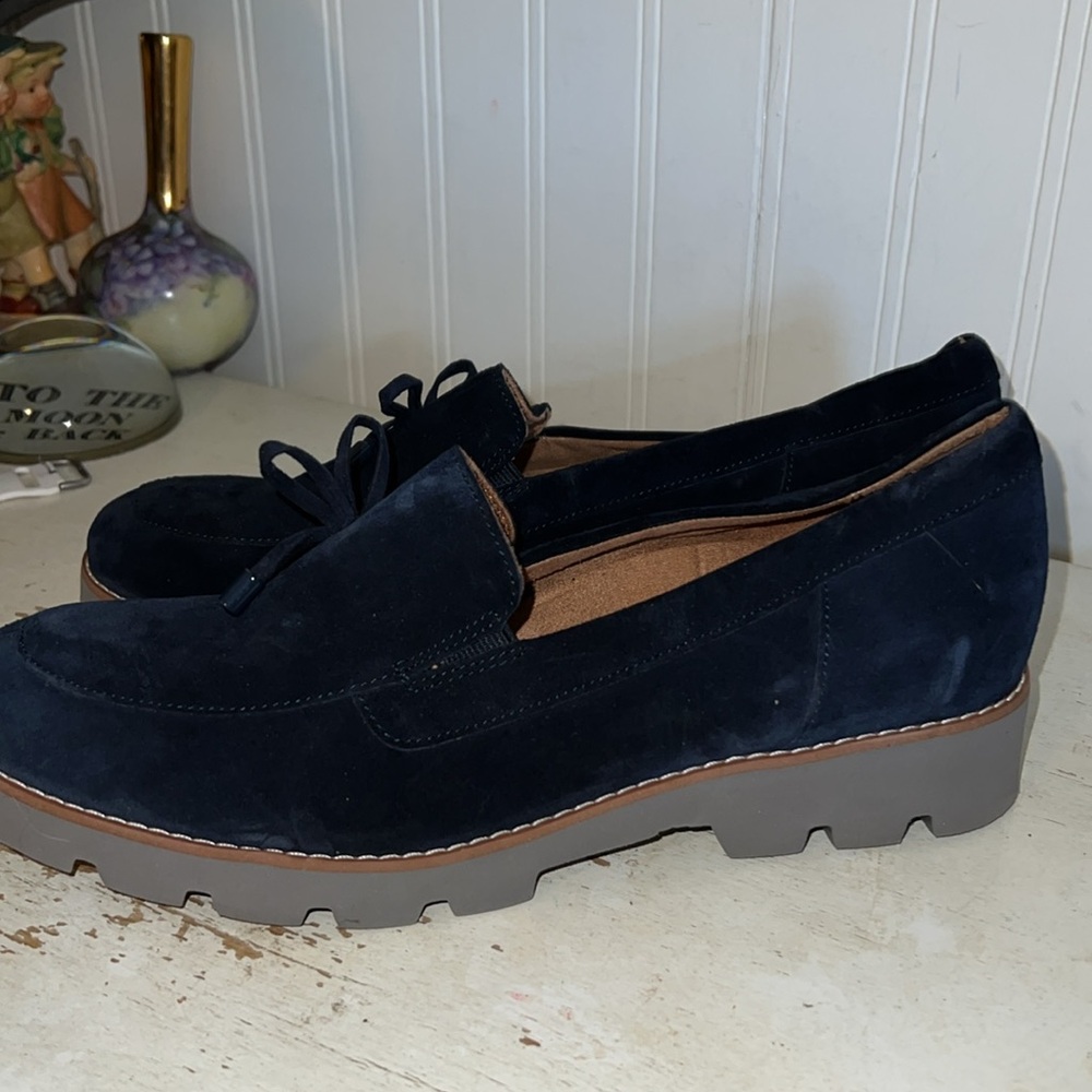 NWOT Vionic charm Finley blue suede loafers Women's Navy Suede size 9 - Picture 3 of 7